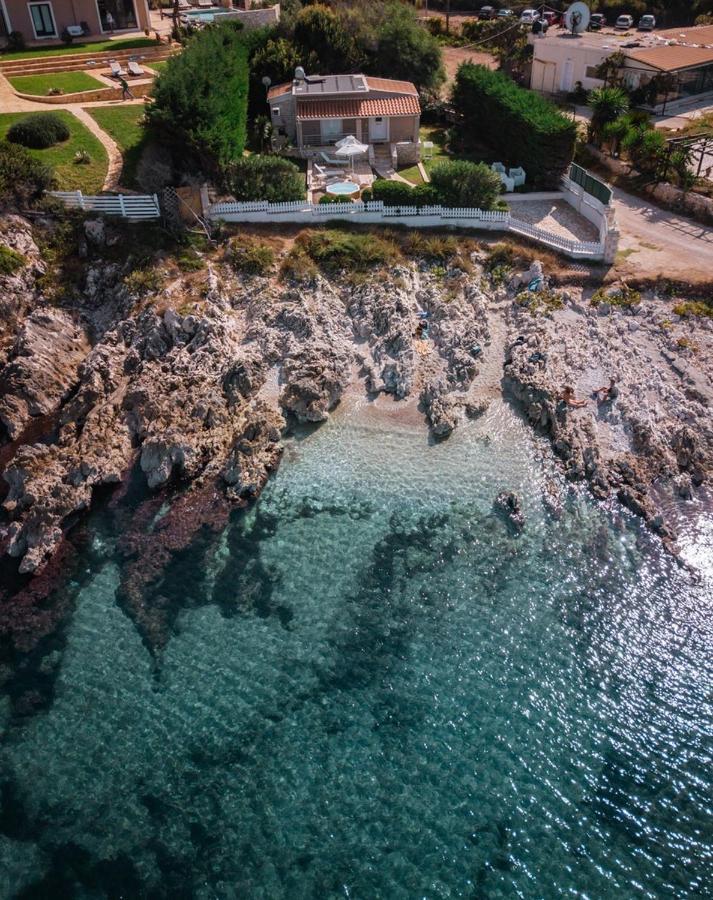 Neptune Sea House - Beachfront Agios Spyridon  Dış mekan fotoğraf